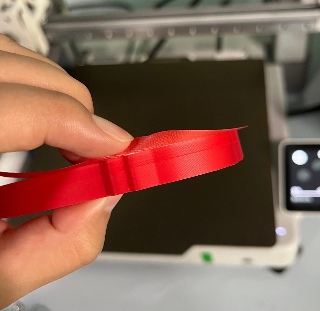 Brims left minor marks along the base of a print